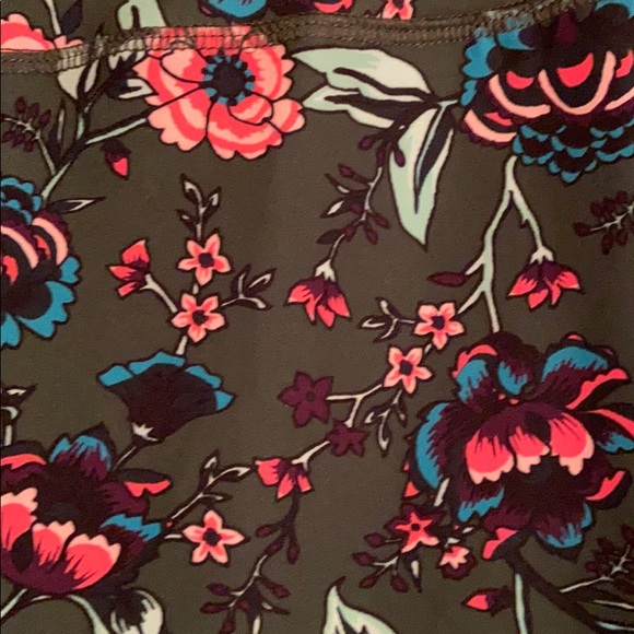 Workout Leggings - Picture 2 of 7